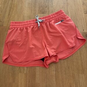 Vuori LARGE Coral Clemetine Athletic Shorts Style VW304